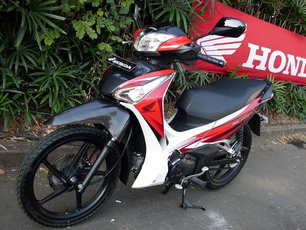 Honda Supra X Helm In