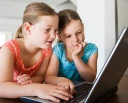 9 Cara Lindungi Anak dari Konten Negatif Internet 