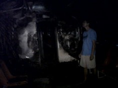 KRL Ekonomi yang Terbakar di Tangsel Akibat Tersambar Petir 