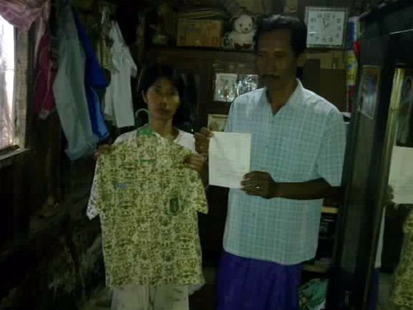 Tega, Tak Pakai Seragam Baru, Fitri Dihukum