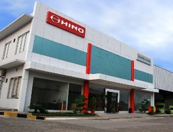 Kucurkan Rp 10 M, Hino Buka Pusat Gudang Suku Cadang