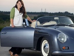 Wanita Ini Memodifikasi Mobilnya Sendiri untuk Mobil Pengantin