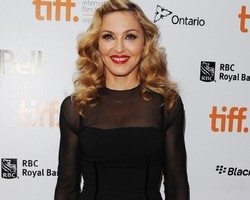 Madonna Akan Rilis Parfum Pertama Aroma Taman