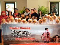 Nobar Tendangan Dari Langit