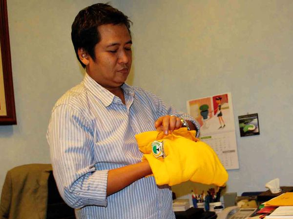 Kader Golkar Pindah ke Nasdem