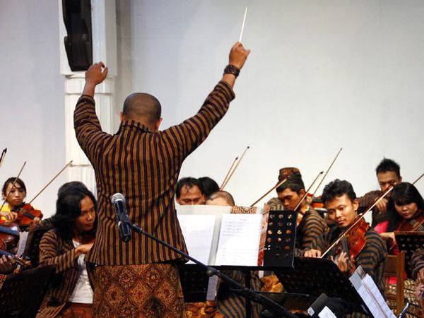 Saunine String Orchestra Ngamen Tamasya 2011