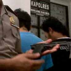 Razia Terkait Ambon, Polda Jatim Sita 240 Senjata Tajam dan 2 Senpi