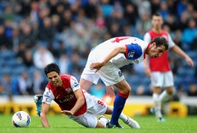 Arsenal Dominan, tapi Tak Fokus
