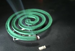 Efek Asap Obat Nyamuk Bakar Setara dengan 100 Batang Rokok