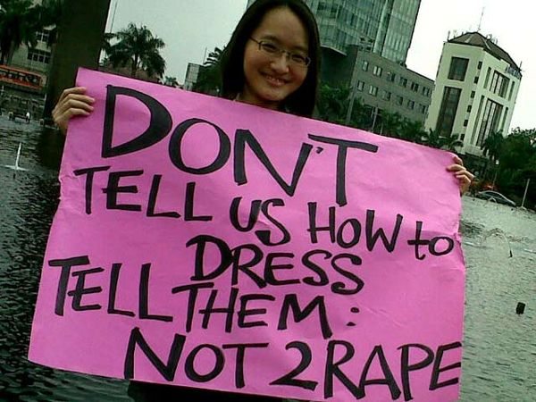 Pemakai Rok Mini Demo di Bundaran HI