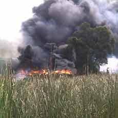 Kebakaran di Gudang Kalianak Belum Berhasil Dipadamkan