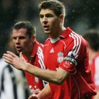 Dalglish Takkan Istimewakan Gerrard dan Carragher
