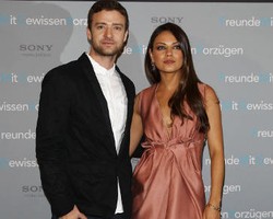 Mila Kunis-Justin Timberlake Bantah Berbagi Foto Syur