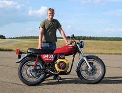 Motor Berbahan Bakar Minyak Sayur Cetak Rekor