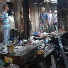 Belasan Kios di Pasar Tapen Ludes Dilalap Api