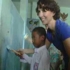 Konjen AS Jadi Relawan Perbaiki Sekolah MI Bahagia