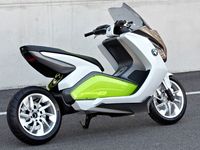 Skuter Listrik BMW