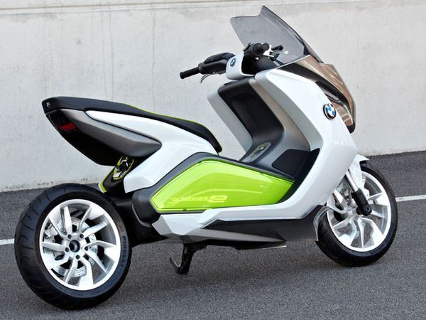Skuter Listrik BMW