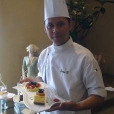 Iwan Hermawan, Pria Kalem Andalan Dapur Pastry Aquila