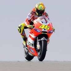 Rossi Terkendala Ban