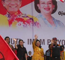 Puan Maharani, Rano Karno & Titik Soeharto Jadi Jurkam di Pilkada Yogya