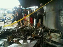Karyawan PT Nexus Batam Unjuk Rasa, Pos Satpam Dibakar