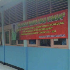 Ingin Jadi Gubernur, Kasi Dikdas Pulogadung Pasang Spanduk di Kantor