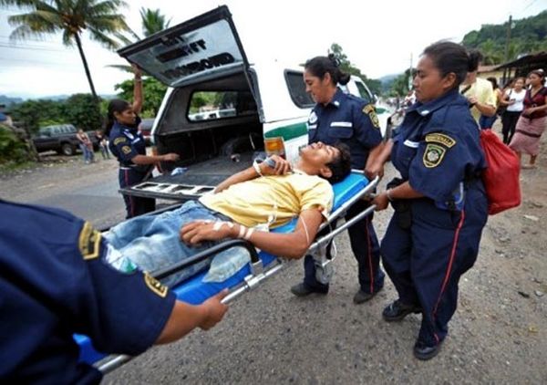 Evakuasi Korban Gempa Guatemala