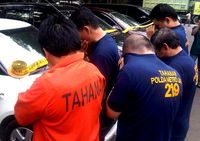 Sindikat Penggelapan Dump Truk & Mobil Dibekuk