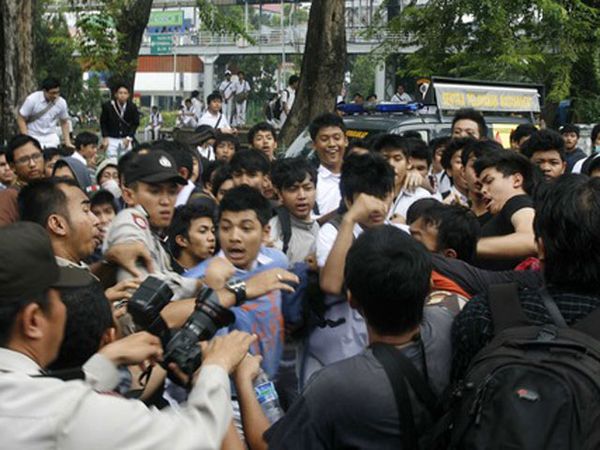 Wartawan dan Siswa SMAN 6 Bentrok