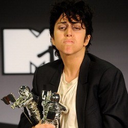 Lady Gaga Rajai Nominasi MTV Europe Music Awards 2011