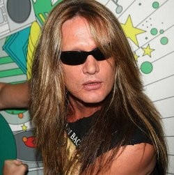 Sebastian Bach: Velvet Revolver Harusnya Memilih Saya