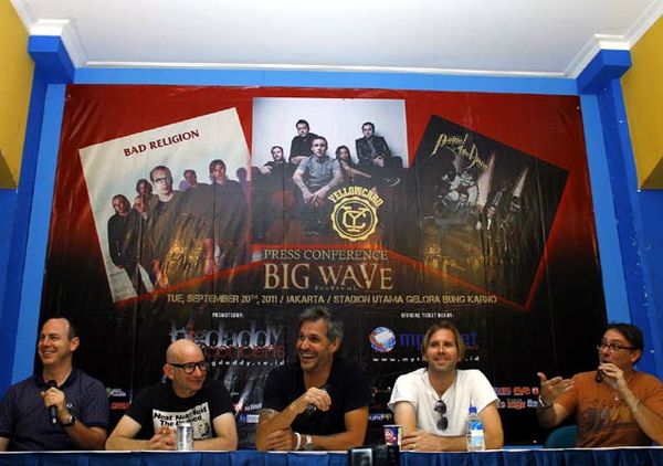 Tiga Band Besar di Big Wave