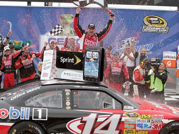 Stewart Juara NASCAR Sprint Cup Series