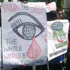 Aksi Solidaritas Palestina di Konjen AS Diwarnai Aksi Dorong