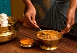 Alasan Dukun Beranak Lebih Disukai Ketimbang Bidan