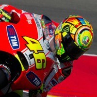 Rossi Bingung dengan Motornya