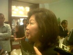 Mari Elka Pangestu Masih Sulit Twitter-an