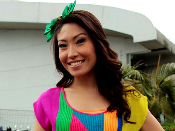 Warna-warni Ayu Dewi