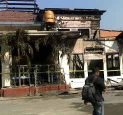 Asap Sempat Muncul di Bekas Kebakaran Balai Pemuda, 2 PMK Diterjunkan