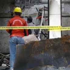 Tim Labfor Amankan Instalasi Listrik, TV dan Kipas Angin di Balai Pemuda