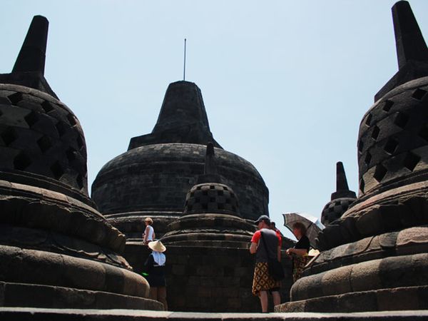 Puncak Stupa Candi Borobudur Dibuka 