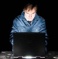 3 Tameng Norton Internet Security 2012