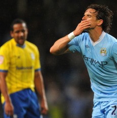 Debut Hargreaves Puaskan Mancini