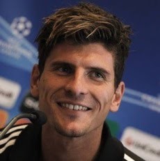 Gomez Ingin Diikat Bayern Lebih Lama