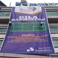 Main Bulutangkis di Ketinggian 40 Meter