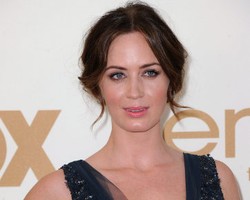 Emily Blunt Jadi Wajah Parfum YSL