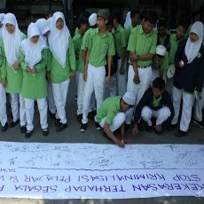 Siswa SMA Tamiriyah dan Wartawan Surabaya Teken MoU