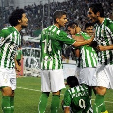 Masih Sempurna, Betis Pimpin Klasemen