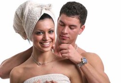 6 Lelaki Impian Siap Bantu Perempuan Muda Periksa Payudara